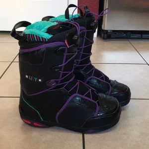 Women’s size 8.5 SALOMON snowboard boots